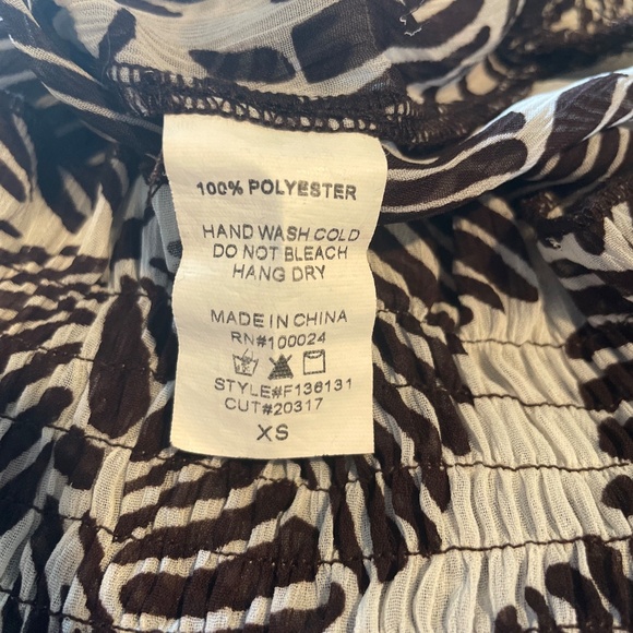 Charlotte Russe Black & White Leaf Print Ruffle Blouse with Tie Neck, Size XS - Picture 12 of 16